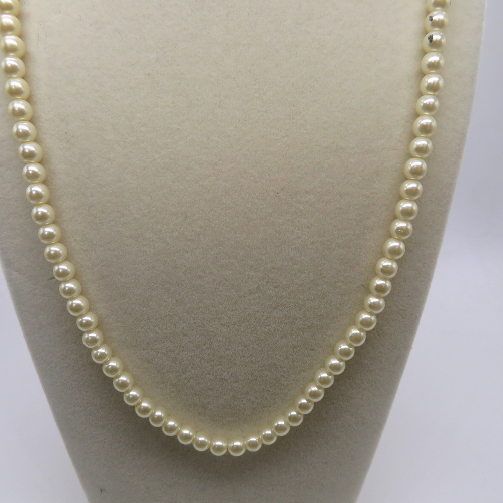 Vintage Cream Faux Pearl Strand Necklace 19 Inch Gold Tone Twist Clasp Off White